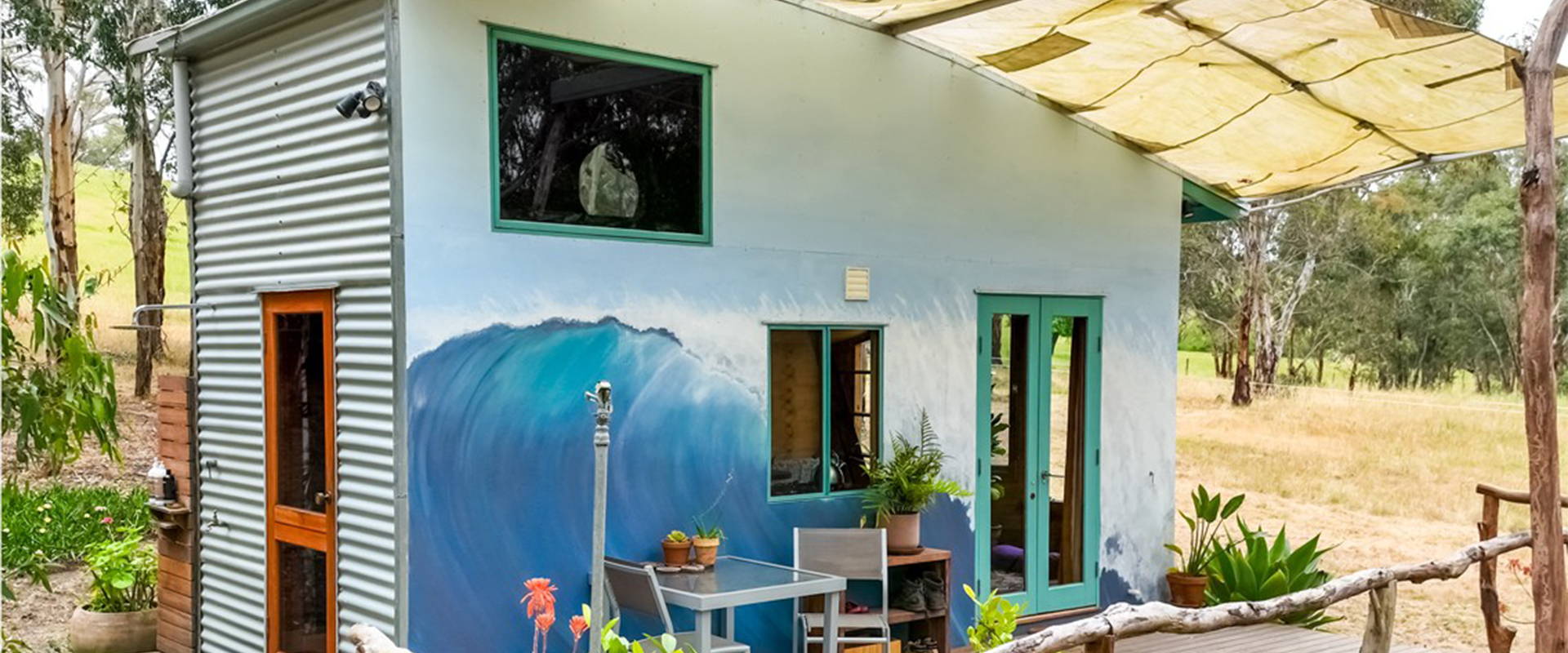 The Inside-Out Tiny House - A Off-Grid Craftsman s Dream