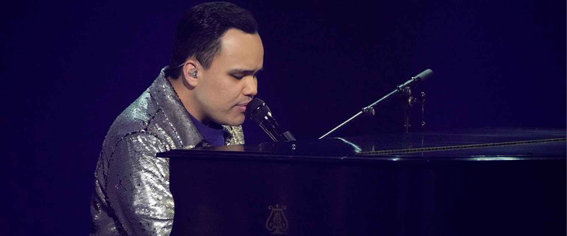 Kodi Lee receives a STANDING OVATION for his inspiring original, 